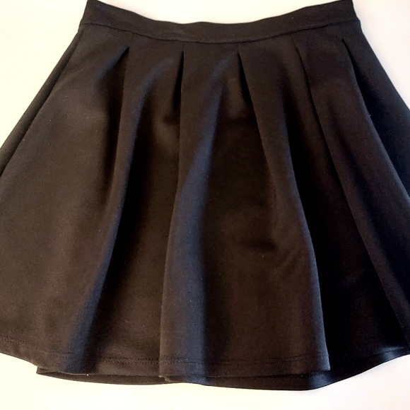 2/$15 Ardene Black Pleated Skirt - Picture 1 of 1